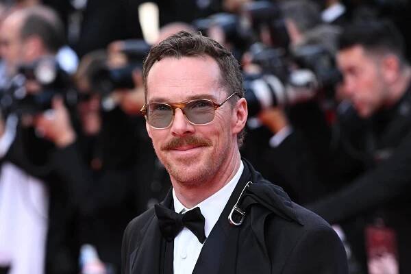Benedict Cumberbatch and Louis Theroux join Together for Palestine concert