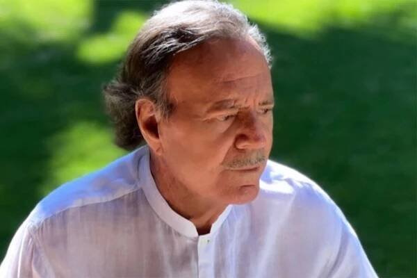 Julio Iglesias revela cuál es el alimento que come a diario para mantenerse joven a los 81 años: “tiene mucho hierro”