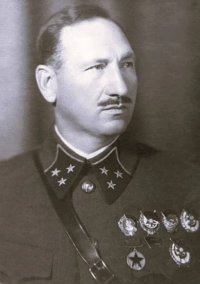 Jefremov, Michail Grigorievič : J