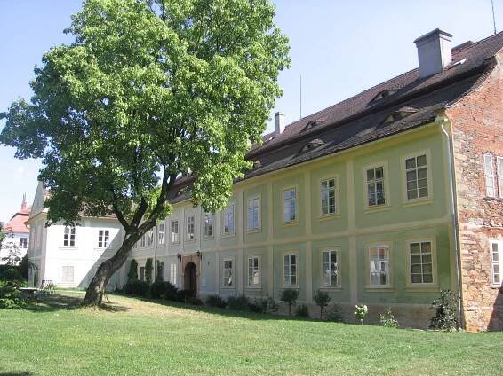 Luhov (Líšťany)
