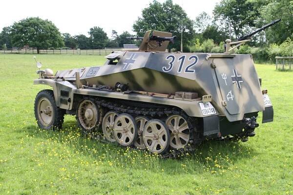 Leichter Schuetzenpanzerwagen (Sd.Kfz.250/1) Ausf.A