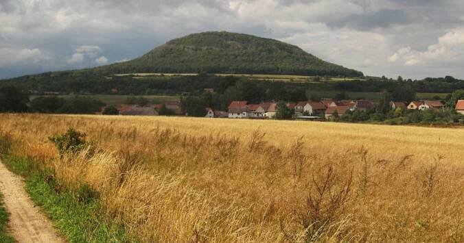 Od Řípu až k Babě po vrcholcích hor