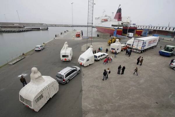 Marit Benthe Norheim-Campingkvinder-betonskulpturer-mobile-musik-kulturhovedstad