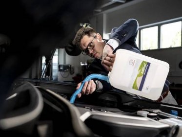 Jak doplnit AdBlue a k čemu v autě vlastně slouží? - Autoweb.cz