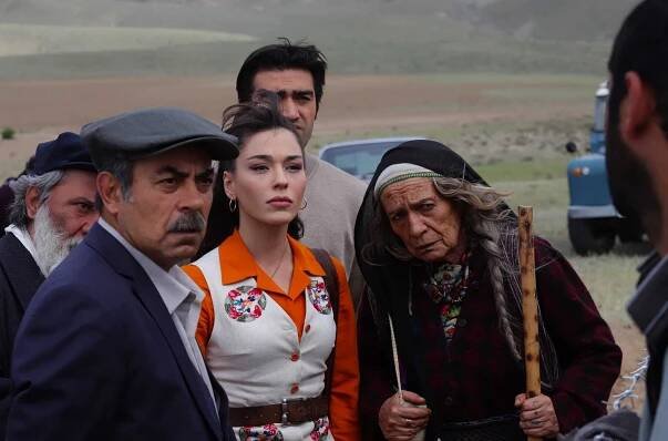 Mehmet Güler, Meltem Akçöl, Ayten Uncuoğlu - Kara Ağaç Destanı - Toprak Kurdu - Z filmu