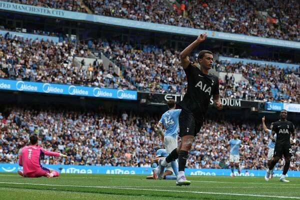 Manchester City se doma trápí. Tottenham neporazil už ve třetím utkání za sebou