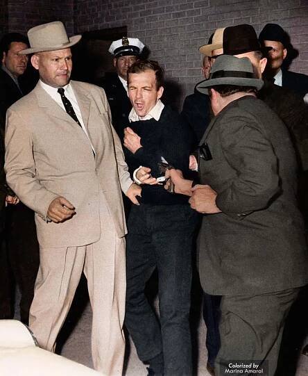 The moment Jack Ruby shot Lee Harvey Oswald in Dallas, 1963 - Rare Historical Photos