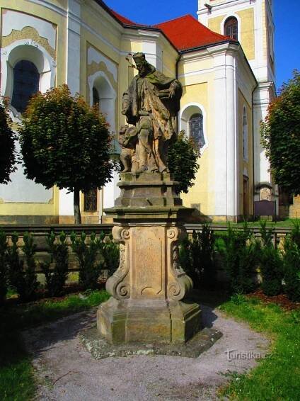 Socha sv. Jana Nepomuckého v... - Socha