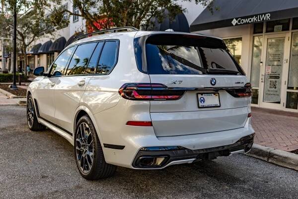 2024 BMW X7