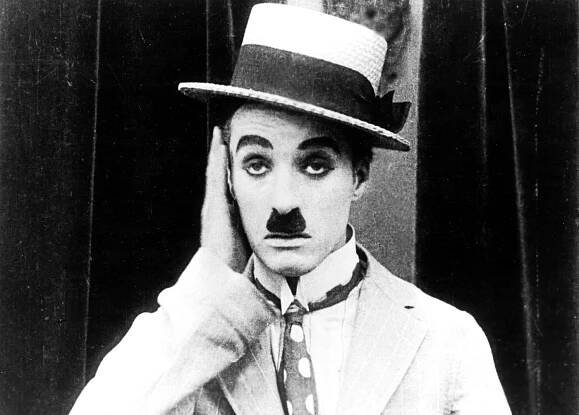 Němý král grotesky Charlie Chaplin: Měl 2000 milenek včetně jedné Češky, z USA byl vykázán, sledovala ho FBI