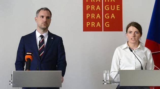 Zastupitelka Pirátů kvůli stykům s manažerem firmy končí: Vliv měla ODS
