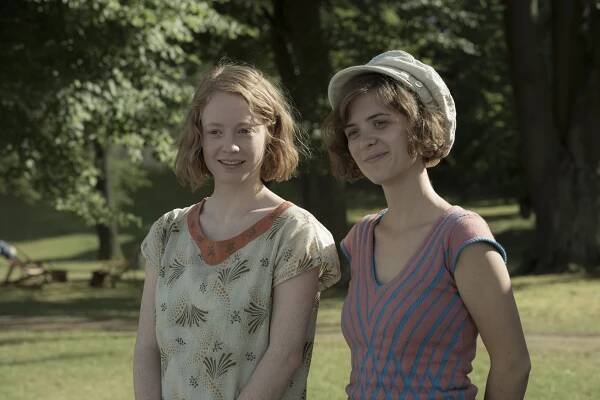 Babylon Berlín - Epizoda 6 - Z filmu - Leonie Benesch, Liv Lisa Fries