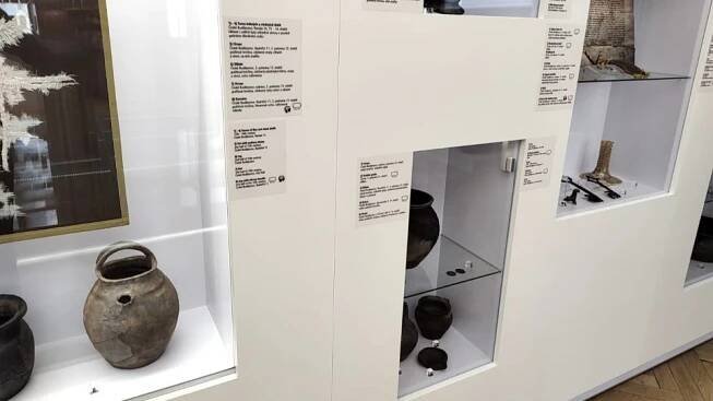 Stálá expozice Příběh města o historii Českých Budějovic v Jihočeském muzeu. Na snímku archeologické nálezy,  které dokládají dřívější osídlení | foto: Eliška Pěnkavová,  Český rozhlas