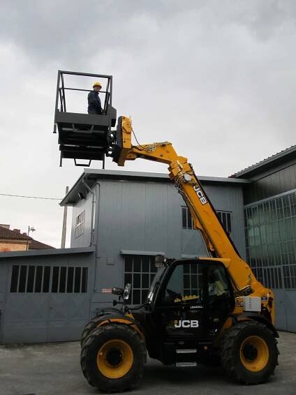 PLATFORMS APPROVED OF VARIOUS SIZES - PORELLO COMMERCIALE srl