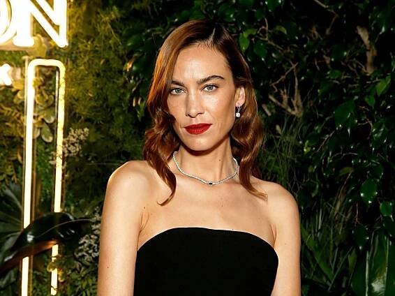 Alexa Chung just revived autumn/winter's preppiest trend