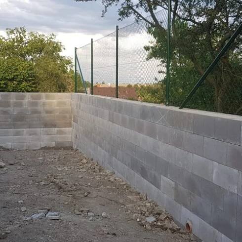 Oplocení , betonové ploty a opěrné zdi Kladno -