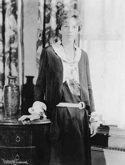 Amelia Earhart - Wikipedia
