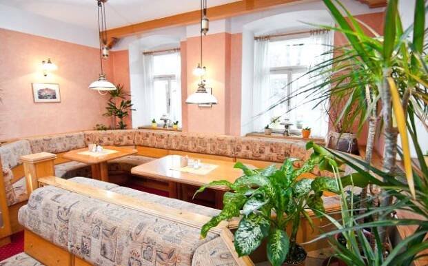 HOTEL PRAHA POTŠTEJN