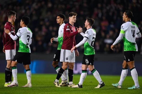 Letnou dobyl až Liverpool. Postupový sen Sparty se po debaklu vzdálil