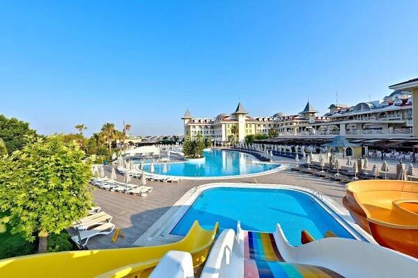 Side Star Resort