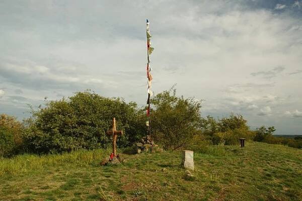 Vinařická hora - vrchol (413 m)