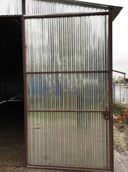 Plechová montovaná hala 7×12 m - pozinkovaná, dvoukřídlá vrata