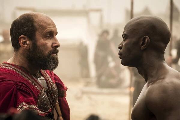 Trója: Pád města - Spoils of War - Z filmu - Johnny Harris, David Gyasi