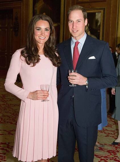 Princezna Kate na své první zahradní party: V něžné růžové byla jako panenka, ale šaty opět recyklovala