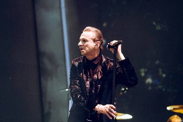 FOTOREPORT: Poprvé v Praze bez Andrew Fletchera. Depeche Mode přivezli do Česka svou největší show