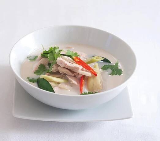 Polévka tom kha kai