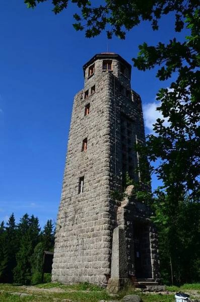 Od Jablonecké přehrady na rozhlednu Bramberk