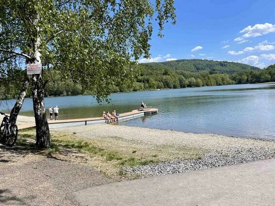 Větřkovická přehrada u Kopřivnice. Sezona zahájena, jaké jsou tu letos ceny