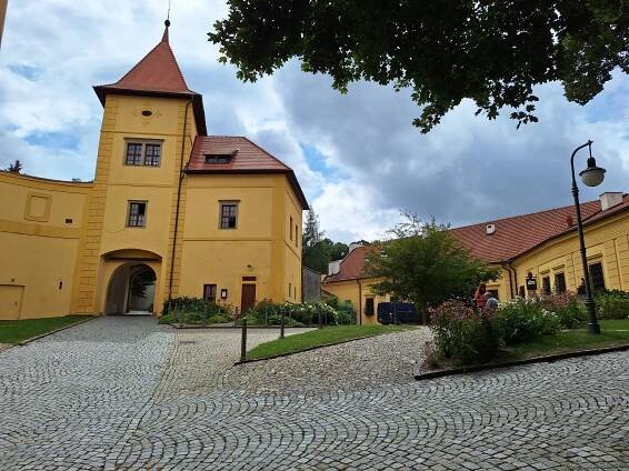 Fotogaléria • Parkoviště zámek Polná (Parkovisko pre návštevníkov a turistov) • Mapy.com