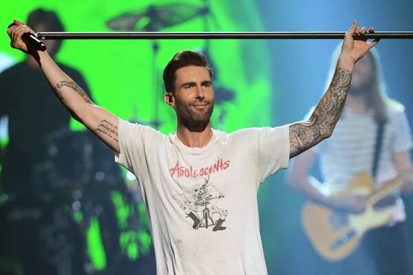 Adam Levine Not Sexiest Man Alive People Maroon 5 Hate