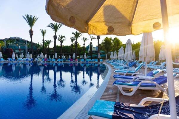 Aqi Pegasos World 4* Side