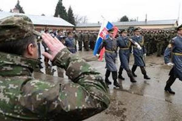 Slovenská armáda je v kríze, tvrdí NATO