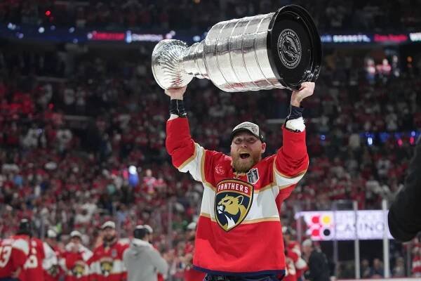 NHL: Conn Smythe Trophy pre najužitočnejšieho hráča play-off získal Bennett | SPORTNET