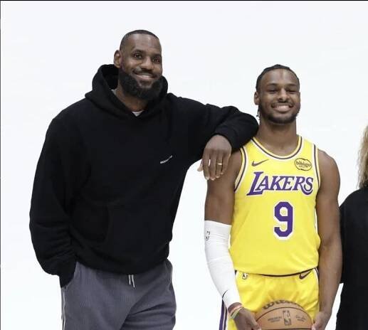 LeBron James bude hrát se svým synem v týmu NBA