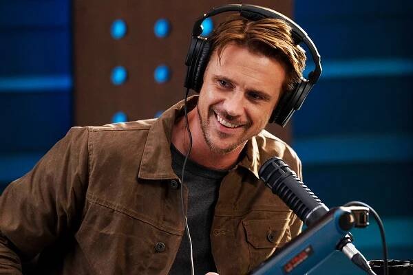 Tvůrce seriálu The Morning Show o Boyd Holbrookovi v roli Hartmana ve 4. řadě: „Potřebovali trochu svěžího vzduchu.“