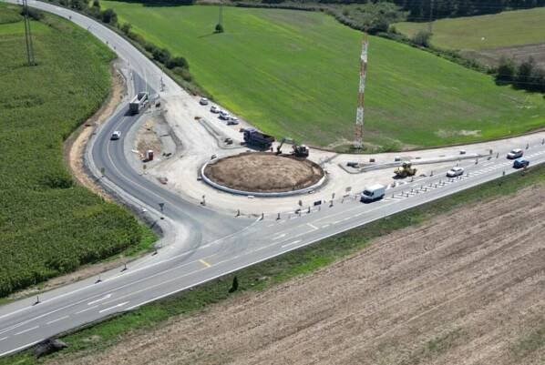 Řidiči na trase z Boskovic do Brna budou od čtvrtka jezdit po novém kruhovém objezdu