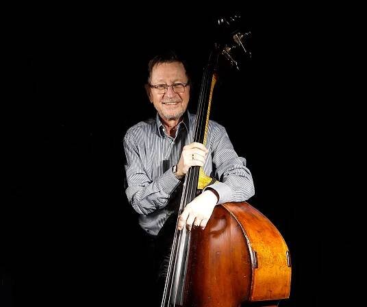 Zemřel slavný český jazzman George Mráz. Žil za velkou louží a zahrál si i s Ellou Fitzgeraldovou