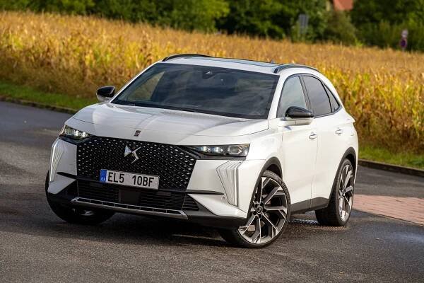 Sportovně-luxusní SUV, které umí jezdit za dva litry na sto? Vydupala si ho sama ředitelka značky