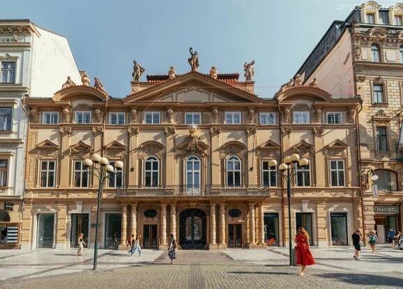 Piccolominiho palác | Palác Sylva-Taroucca | Savarin | Office Hunters