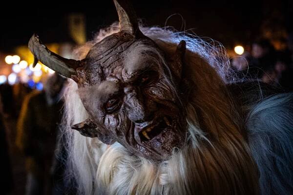 SEDLAKFOTO - 231216 Krampus Boskovice