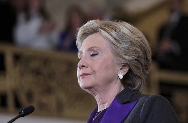 Clintonová promluvila: Amerika je rozdělná, doufám v úspěšného Trumpa