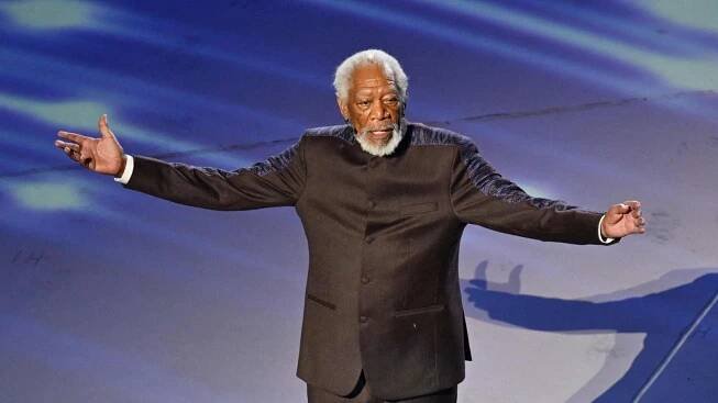 Nečekané překvapení na zahájení šampionátu v Kataru. Podpořil ho Morgan Freeman, kdysi byl proti – eXtra.cz