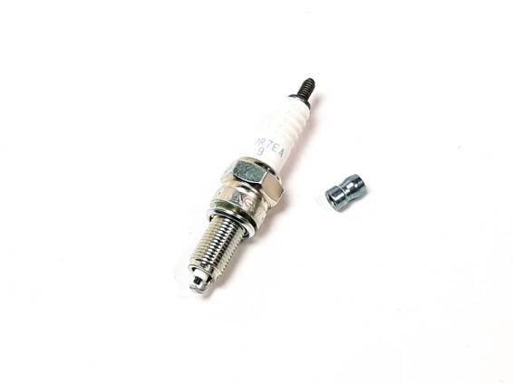 R/B F01A20400002 SPARK PLUG NGK CPR7EA-9 (3901) SEGWAY SNARLER AT6 | www.aspshop.cz