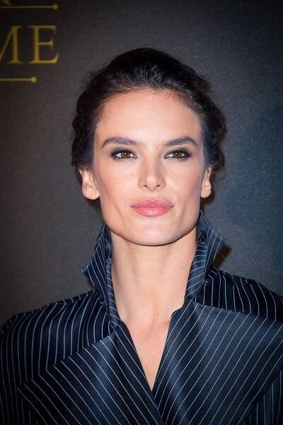 Slavná hvězda modelingu bez šminek: Alessandra Ambrosio (36) si vyrazila zacvičit do fitka