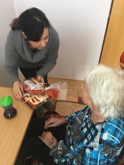 STACHY – KŮSOV: Ježíšek splnil přání. Úsměvy, slzičky a překvapení obyvatel Domova pro seniory KůsovZa krásnější Vimperk
