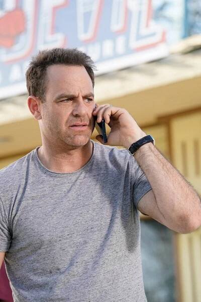 I Feel Bad - We're Not Fun Anymore - Z filmu - Paul Adelstein
